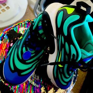 Nike Exosense Gradeschool Size 4y Worn Once No Box